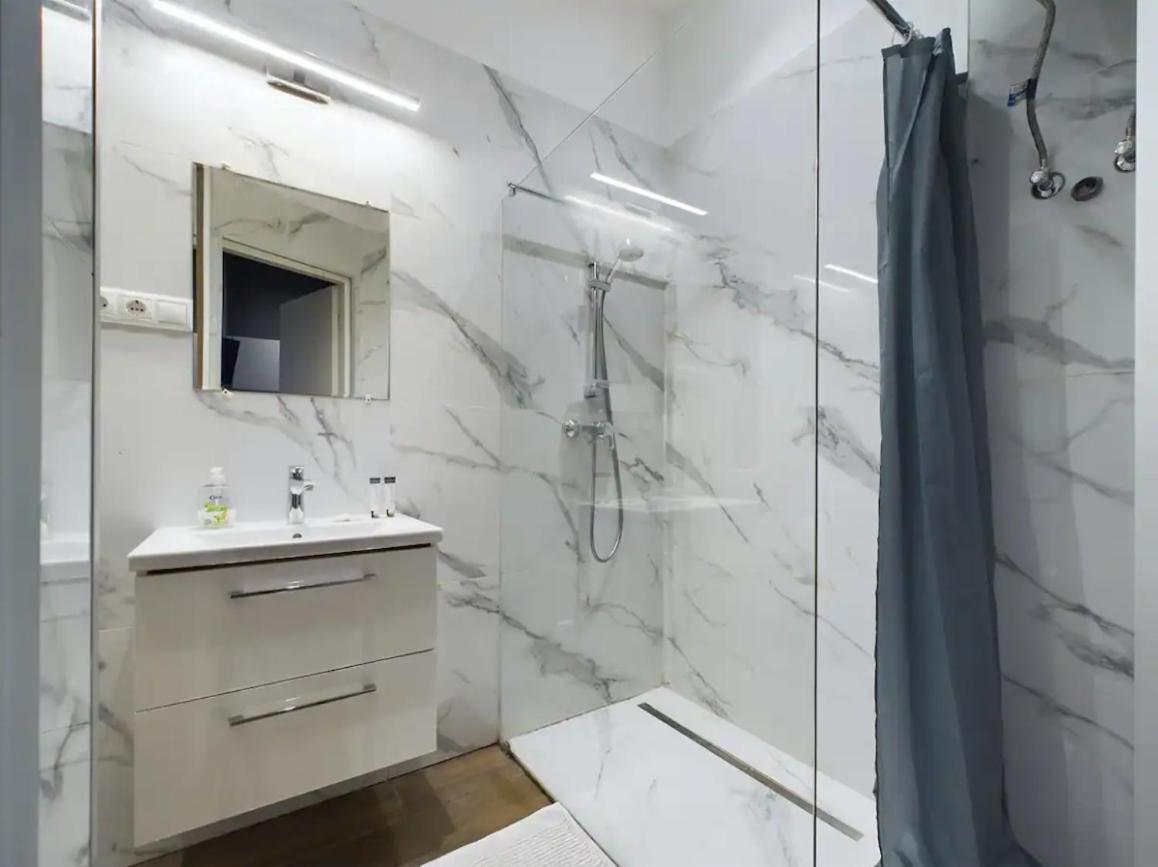 Apartment Cosy Gray In Heart Of