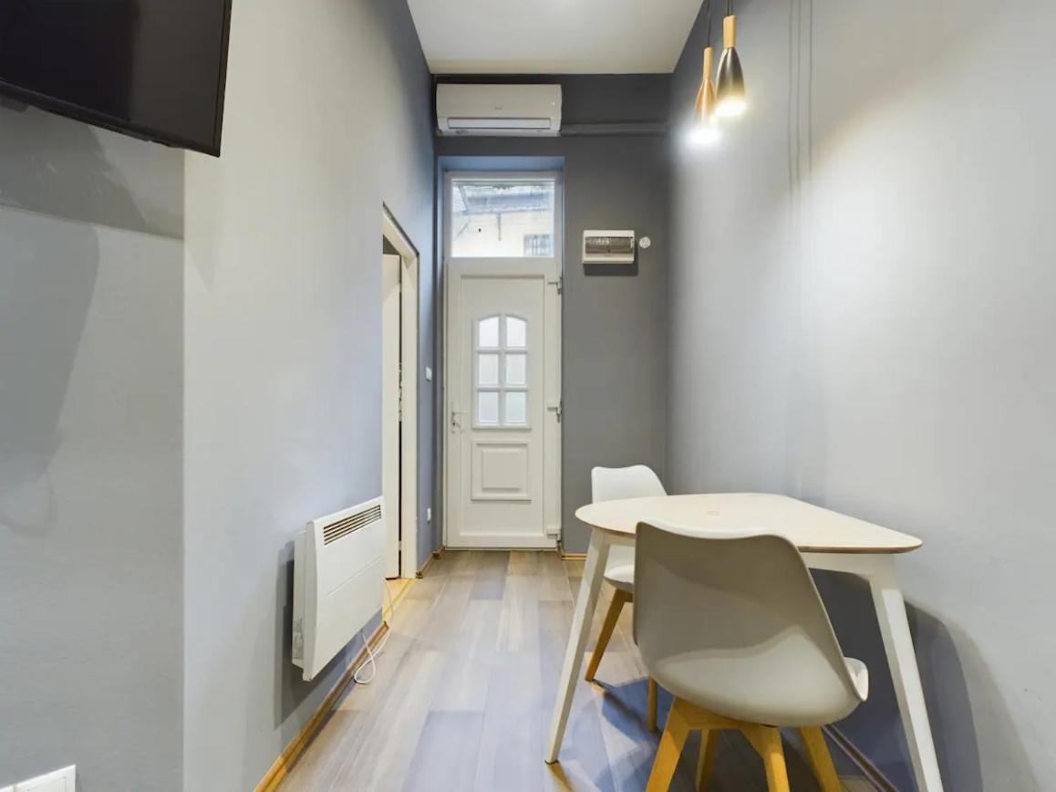 Apartment Cosy Gray In Heart Of Budapest